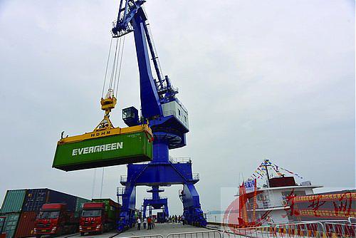 打造億噸大港 黃石新港正式開港營運